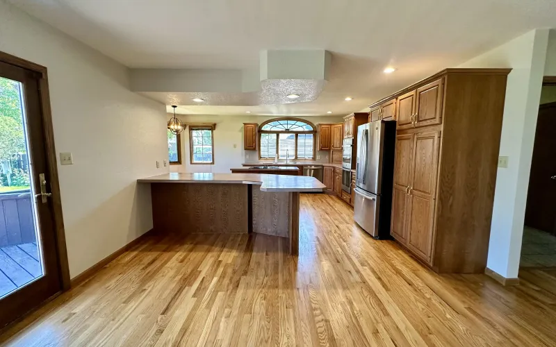 214 Spruce Rd, Goodland, Kansas 67735, 5 Bedrooms Bedrooms, ,3 BathroomsBathrooms,Home,For Sale,Spruce,1184