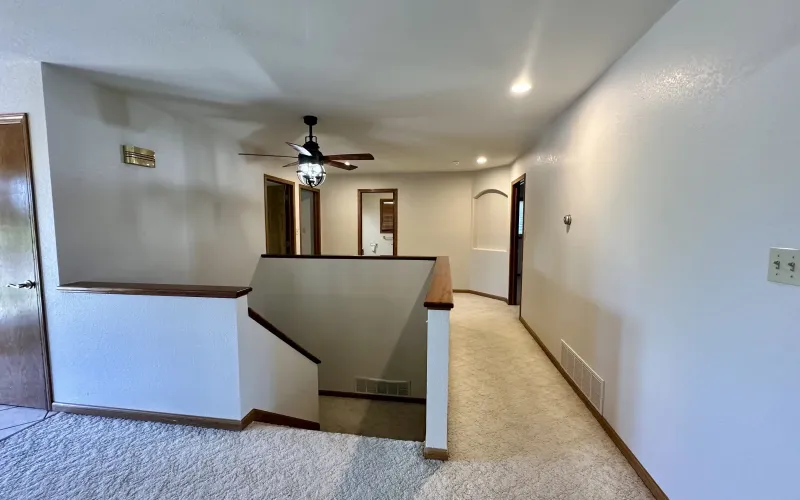214 Spruce Rd, Goodland, Kansas 67735, 5 Bedrooms Bedrooms, ,3 BathroomsBathrooms,Home,For Sale,Spruce,1184