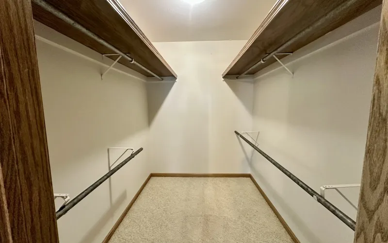 214 Spruce Rd, Goodland, Kansas 67735, 5 Bedrooms Bedrooms, ,3 BathroomsBathrooms,Home,For Sale,Spruce,1184