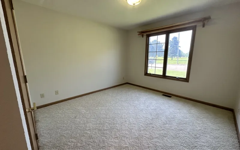 214 Spruce Rd, Goodland, Kansas 67735, 5 Bedrooms Bedrooms, ,3 BathroomsBathrooms,Home,For Sale,Spruce,1184