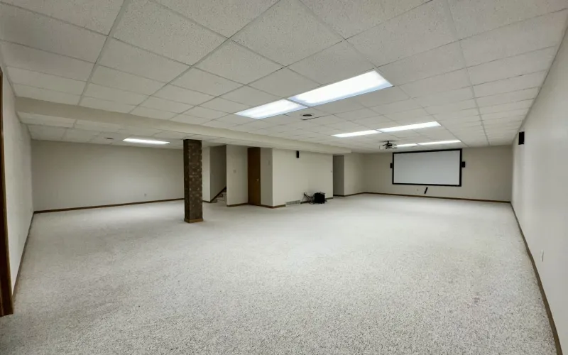 214 Spruce Rd, Goodland, Kansas 67735, 5 Bedrooms Bedrooms, ,3 BathroomsBathrooms,Home,For Sale,Spruce,1184