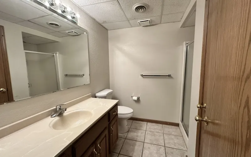 214 Spruce Rd, Goodland, Kansas 67735, 5 Bedrooms Bedrooms, ,3 BathroomsBathrooms,Home,For Sale,Spruce,1184