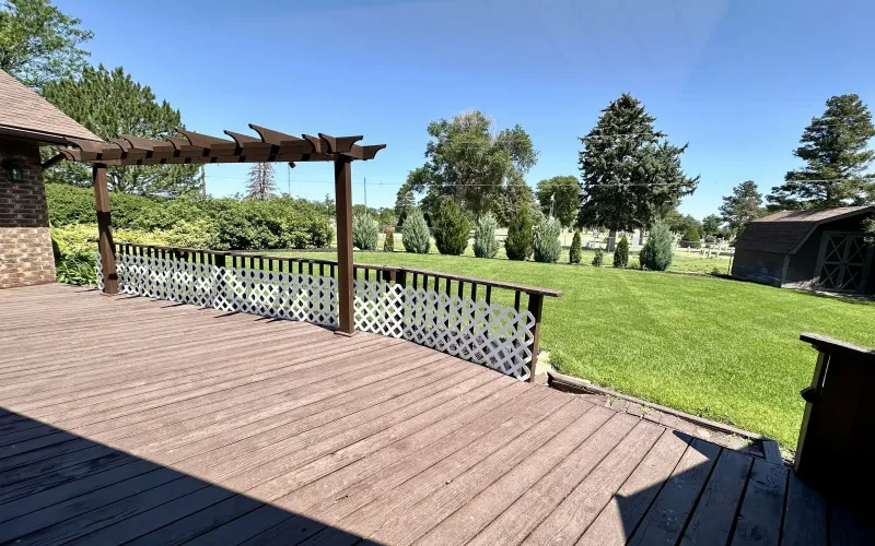 214 Spruce Rd, Goodland, Kansas 67735, 5 Bedrooms Bedrooms, ,3 BathroomsBathrooms,Home,For Sale,Spruce,1184