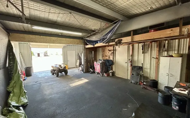 2790 Anderson, Garden City, Kansas 67846, 10 Rooms Rooms,2 BathroomsBathrooms,Office,For Sale,Anderson,1186
