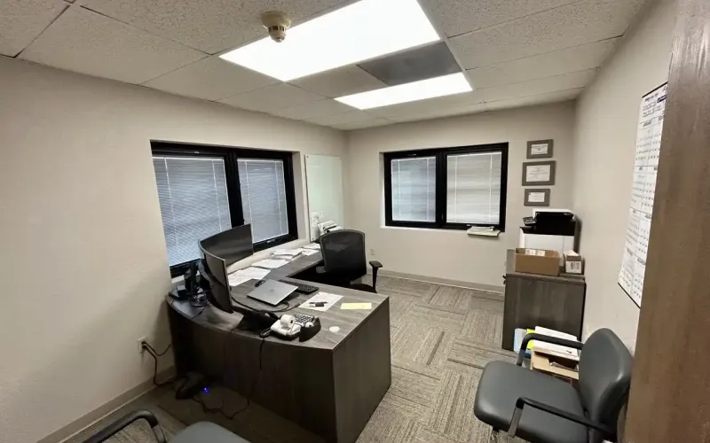 2790 Anderson, Garden City, Kansas 67846, 10 Rooms Rooms,2 BathroomsBathrooms,Office,For Sale,Anderson,1186