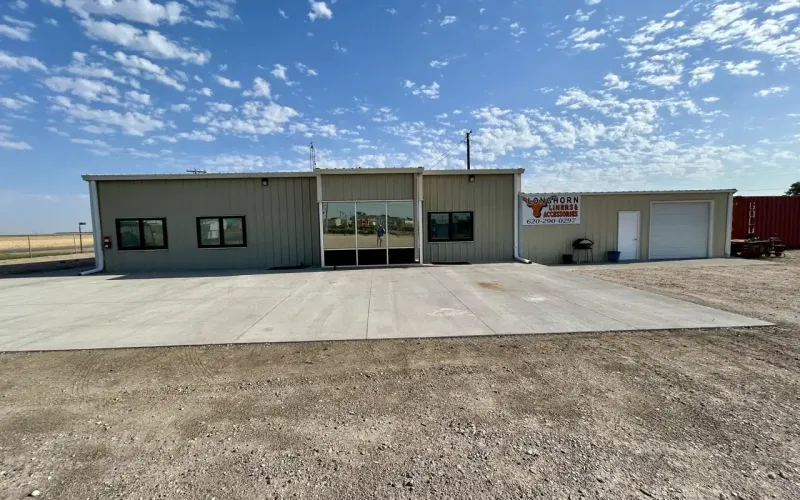 2790 Anderson, Garden City, Kansas 67846, 10 Rooms Rooms,2 BathroomsBathrooms,Office,For Sale,Anderson,1186
