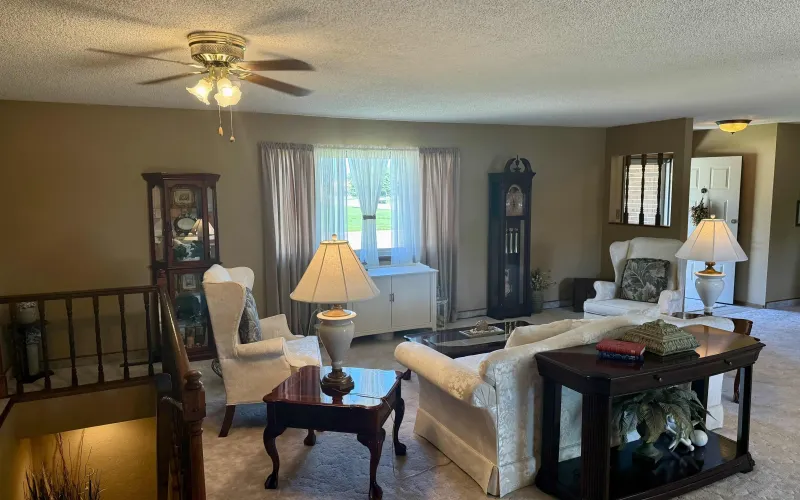 779 Woodland Lane, Goodland, Kansas 67735, 4 Bedrooms Bedrooms, ,3 BathroomsBathrooms,Home,For Sale,Woodland ,1187