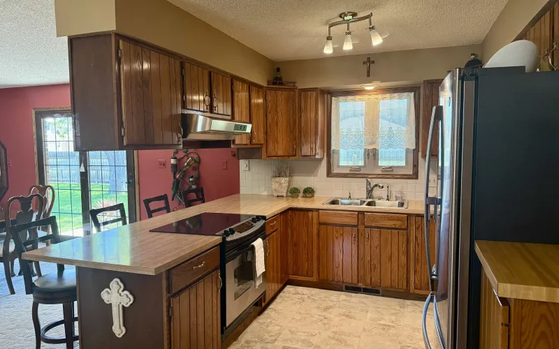 779 Woodland Lane, Goodland, Kansas 67735, 4 Bedrooms Bedrooms, ,3 BathroomsBathrooms,Home,For Sale,Woodland ,1187