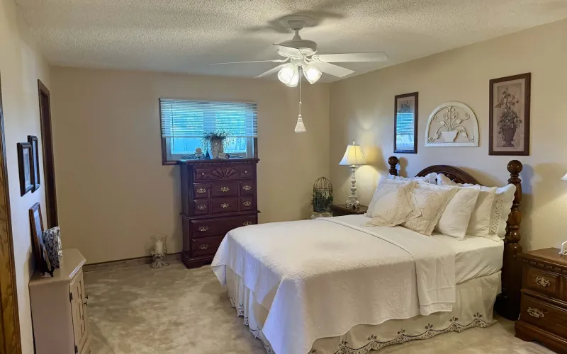 779 Woodland Lane, Goodland, Kansas 67735, 4 Bedrooms Bedrooms, ,3 BathroomsBathrooms,Home,For Sale,Woodland ,1187