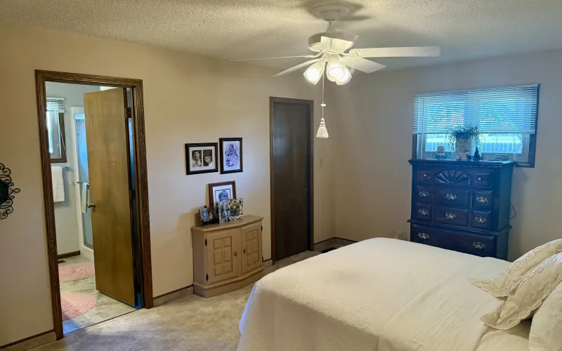 779 Woodland Lane, Goodland, Kansas 67735, 4 Bedrooms Bedrooms, ,3 BathroomsBathrooms,Home,For Sale,Woodland ,1187