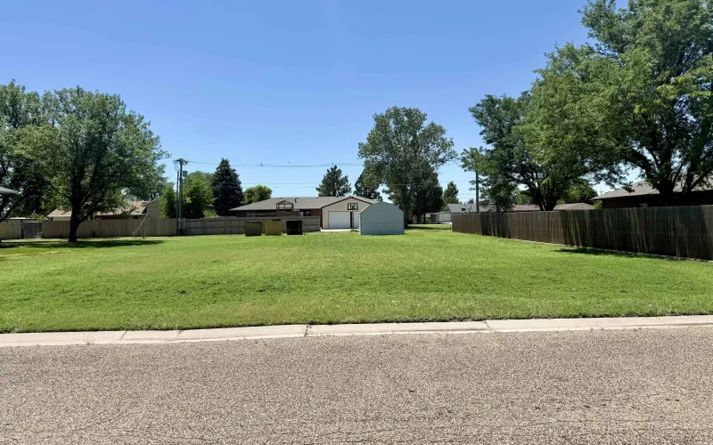 779 Woodland Lane, Goodland, Kansas 67735, 4 Bedrooms Bedrooms, ,3 BathroomsBathrooms,Home,For Sale,Woodland ,1187