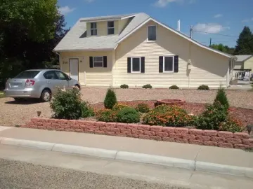 710 East 12th, Goodland, Kansas 67735, 3 Bedrooms Bedrooms, ,2 BathroomsBathrooms,Home,For Sale,East 12th,1189