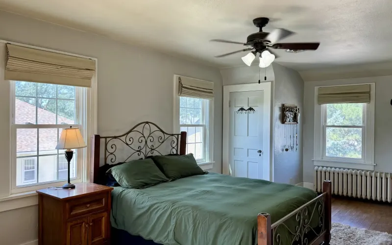 704 Main Avenue, Goodland, Kansas 67735, 3 Bedrooms Bedrooms, ,2 BathroomsBathrooms,Home,For Sale,Main,1194