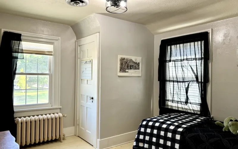 704 Main Avenue, Goodland, Kansas 67735, 3 Bedrooms Bedrooms, ,2 BathroomsBathrooms,Home,For Sale,Main,1194
