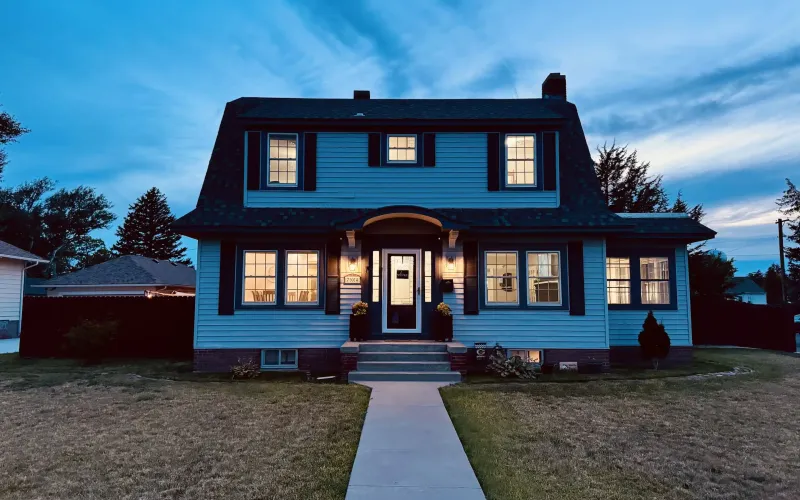 704 Main Avenue, Goodland, Kansas 67735, 3 Bedrooms Bedrooms, ,2 BathroomsBathrooms,Home,For Sale,Main,1194