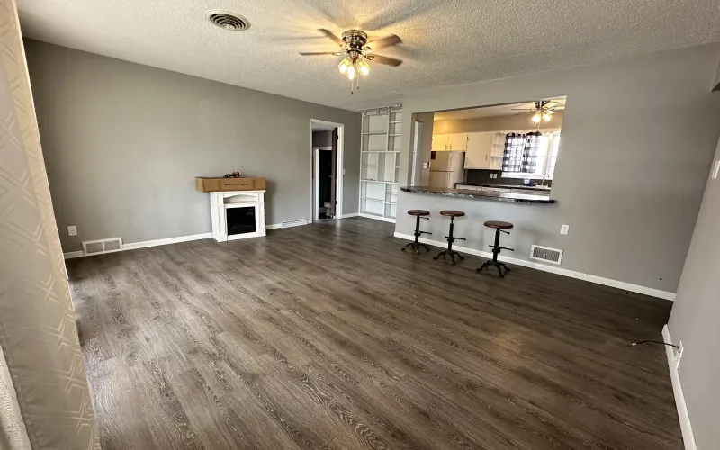 1301 Arcade Avenue, Goodland, Kansas 67735, 3 Bedrooms Bedrooms, ,2 BathroomsBathrooms,Home,For Sale,Arcade,1200