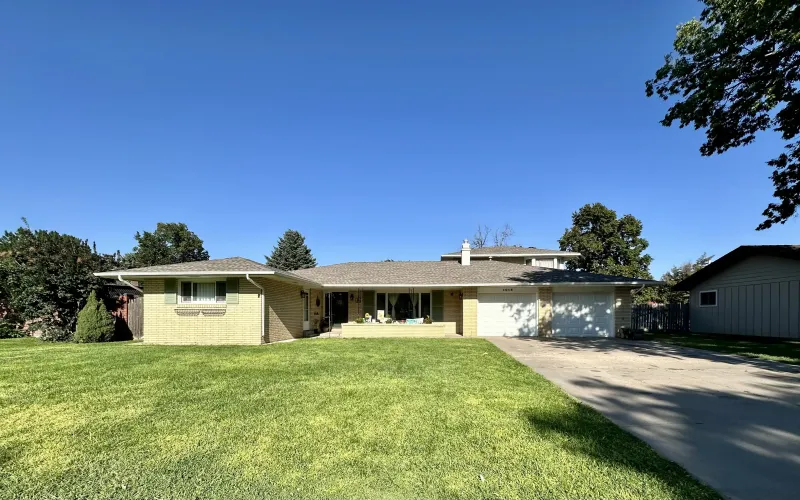1015 Harrison Avenue, Goodland, Kansas 67735, 4 Bedrooms Bedrooms, ,3 BathroomsBathrooms,Home,For Sale,Harrison,1204