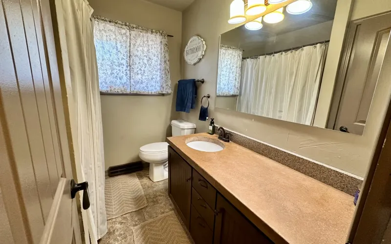 1015 Harrison Avenue, Goodland, Kansas 67735, 4 Bedrooms Bedrooms, ,3 BathroomsBathrooms,Home,For Sale,Harrison,1204