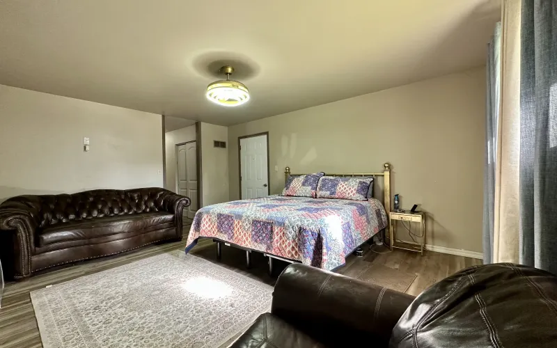 1015 Harrison Avenue, Goodland, Kansas 67735, 4 Bedrooms Bedrooms, ,3 BathroomsBathrooms,Home,For Sale,Harrison,1204