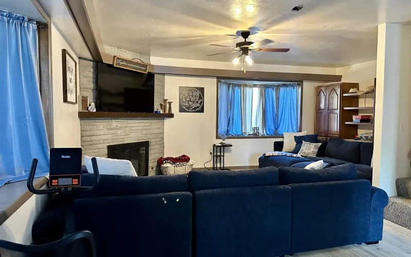 1015 Harrison Avenue, Goodland, Kansas 67735, 4 Bedrooms Bedrooms, ,3 BathroomsBathrooms,Home,For Sale,Harrison,1204