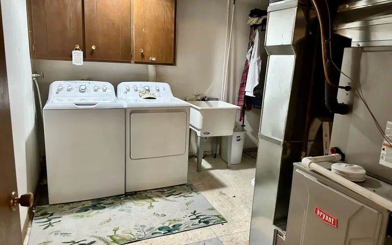 1015 Harrison Avenue, Goodland, Kansas 67735, 4 Bedrooms Bedrooms, ,3 BathroomsBathrooms,Home,For Sale,Harrison,1204