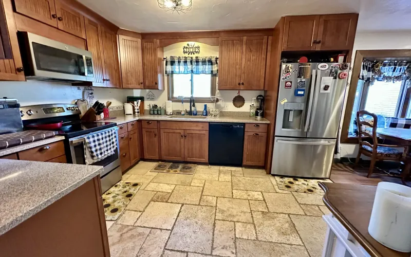1015 Harrison Avenue, Goodland, Kansas 67735, 4 Bedrooms Bedrooms, ,3 BathroomsBathrooms,Home,For Sale,Harrison,1204