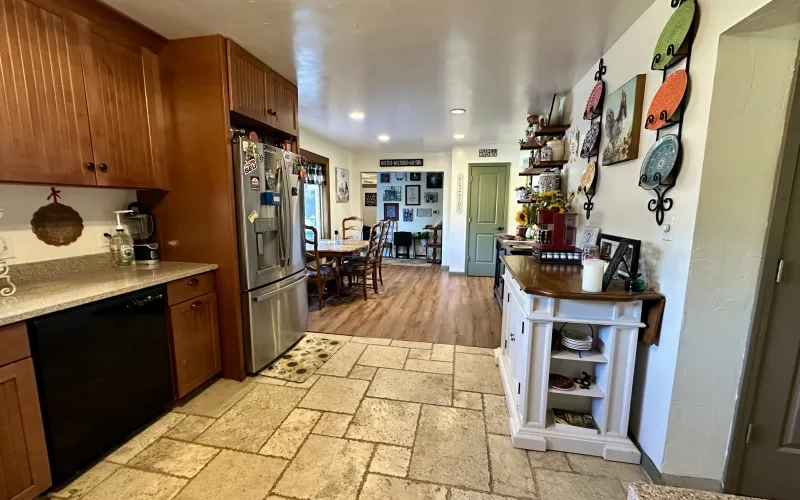 1015 Harrison Avenue, Goodland, Kansas 67735, 4 Bedrooms Bedrooms, ,3 BathroomsBathrooms,Home,For Sale,Harrison,1204