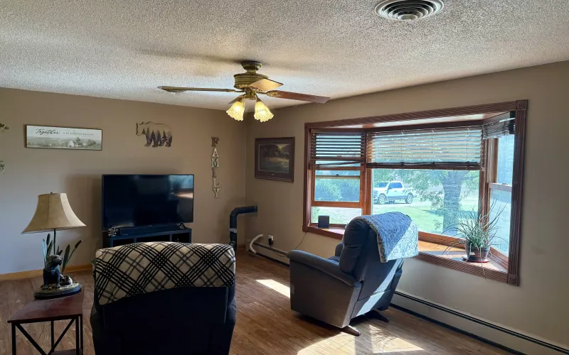 5740 County Road 22, Goodland, Kansas 67735, 5 Bedrooms Bedrooms, ,2 BathroomsBathrooms,Home,For Sale,County Road 22,1208