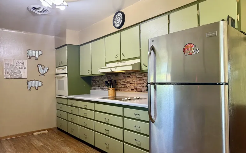 5740 County Road 22, Goodland, Kansas 67735, 5 Bedrooms Bedrooms, ,2 BathroomsBathrooms,Home,For Sale,County Road 22,1208