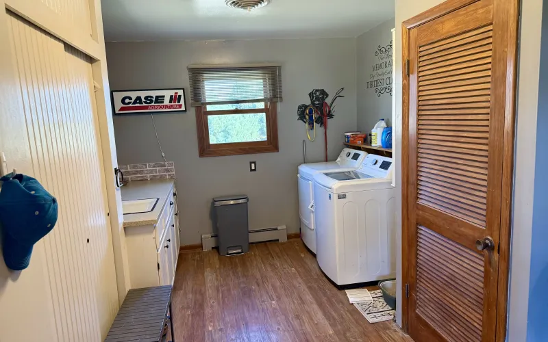 5740 County Road 22, Goodland, Kansas 67735, 5 Bedrooms Bedrooms, ,2 BathroomsBathrooms,Home,For Sale,County Road 22,1208
