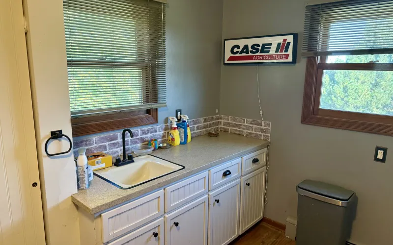 5740 County Road 22, Goodland, Kansas 67735, 5 Bedrooms Bedrooms, ,2 BathroomsBathrooms,Home,For Sale,County Road 22,1208