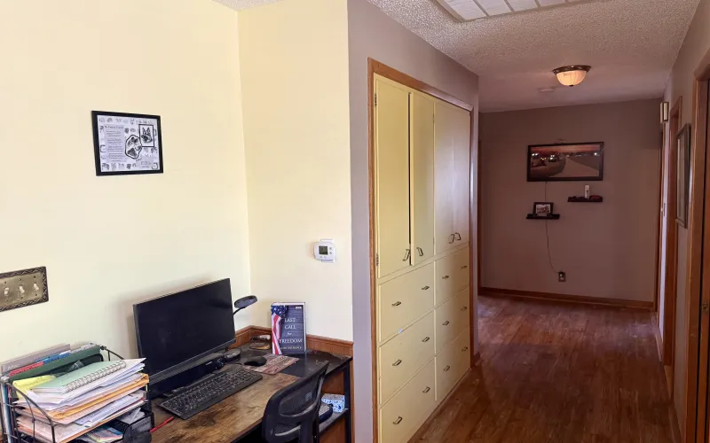 5740 County Road 22, Goodland, Kansas 67735, 5 Bedrooms Bedrooms, ,2 BathroomsBathrooms,Home,For Sale,County Road 22,1208