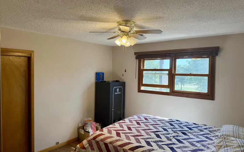 5740 County Road 22, Goodland, Kansas 67735, 5 Bedrooms Bedrooms, ,2 BathroomsBathrooms,Home,For Sale,County Road 22,1208