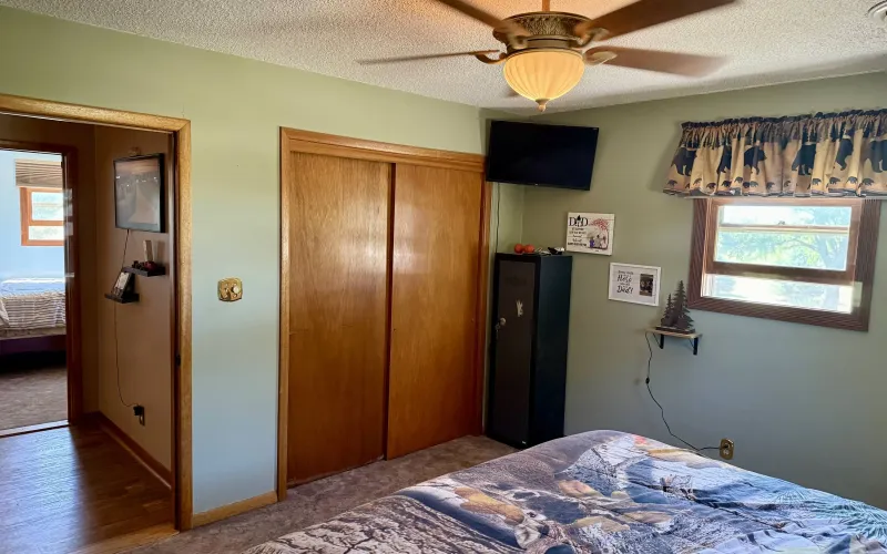 5740 County Road 22, Goodland, Kansas 67735, 5 Bedrooms Bedrooms, ,2 BathroomsBathrooms,Home,For Sale,County Road 22,1208
