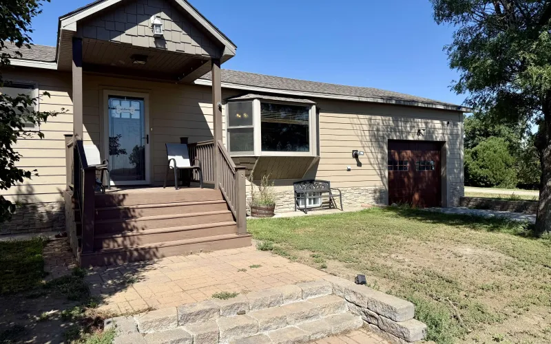 5740 County Road 22, Goodland, Kansas 67735, 5 Bedrooms Bedrooms, ,2 BathroomsBathrooms,Home,For Sale,County Road 22,1208