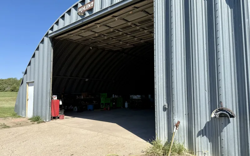 5740 County Road 22, Goodland, Kansas 67735, 5 Bedrooms Bedrooms, ,2 BathroomsBathrooms,Home,For Sale,County Road 22,1208