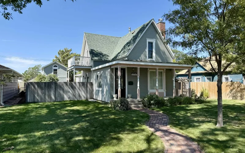1520 Center Ave., Goodland, Kansas 67735, ,2 BathroomsBathrooms,Home,For Sale,Center,1211