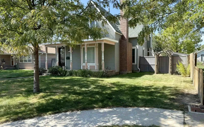 1520 Center Ave., Goodland, Kansas 67735, ,2 BathroomsBathrooms,Home,For Sale,Center,1211