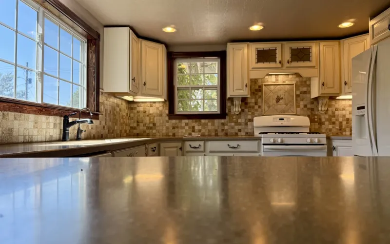 1520 Center Ave., Goodland, Kansas 67735, ,2 BathroomsBathrooms,Home,For Sale,Center,1211