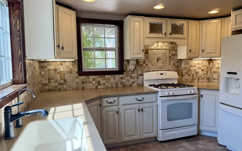 1520 Center Ave., Goodland, Kansas 67735, ,2 BathroomsBathrooms,Home,For Sale,Center,1211