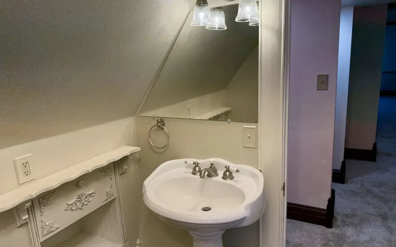 1520 Center Ave., Goodland, Kansas 67735, ,2 BathroomsBathrooms,Home,For Sale,Center,1211