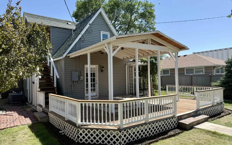 1520 Center Ave., Goodland, Kansas 67735, ,2 BathroomsBathrooms,Home,For Sale,Center,1211