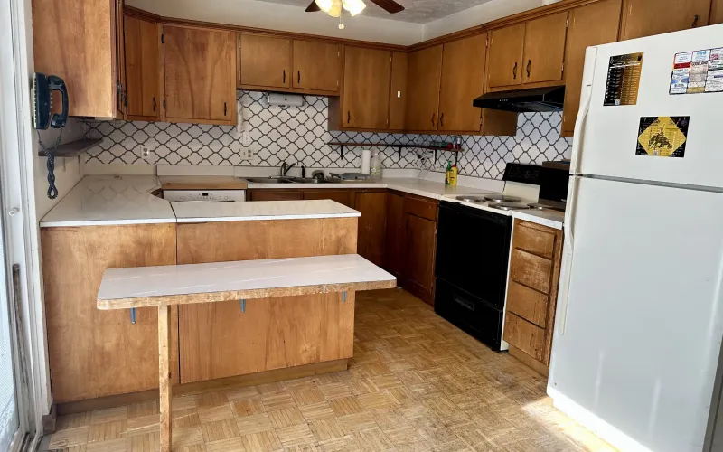 527 W 12th Street, Goodland, Kansas 67735, 3 Bedrooms Bedrooms, 0 ,2 BathroomsBathrooms,Home,For Sale,W 12th,0,1218