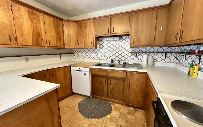 527 W 12th Street, Goodland, Kansas 67735, 3 Bedrooms Bedrooms, 0 ,2 BathroomsBathrooms,Home,For Sale,W 12th,0,1218