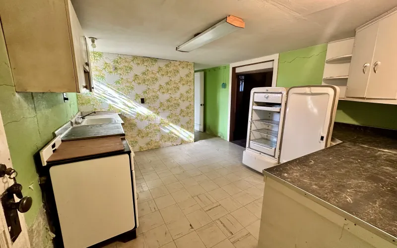 527 W 12th Street, Goodland, Kansas 67735, 3 Bedrooms Bedrooms, 0 ,2 BathroomsBathrooms,Home,For Sale,W 12th,0,1218