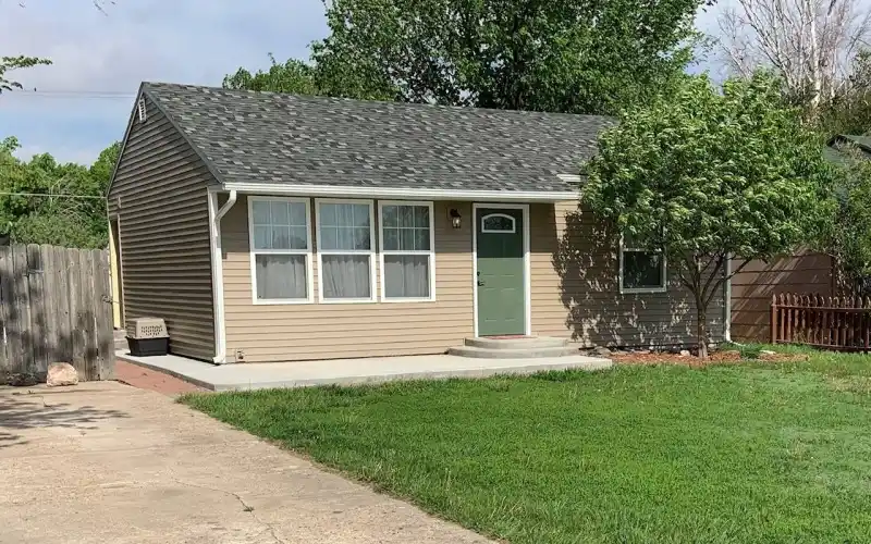 310 Broadway Avenue, Goodland, Kansas 67735, 3 Bedrooms Bedrooms, ,1 BathroomBathrooms,Home,Sold,Broadway Avenue,1018