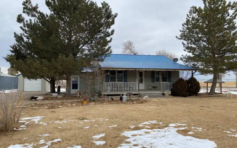 6610 Road 12, Goodland, Kansas 67735, 4 Bedrooms Bedrooms, ,2 BathroomsBathrooms,Home,Sold,Road 12,1000