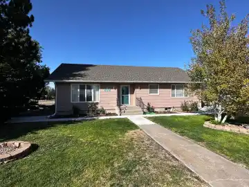 402 E 4th St., Goodland, Kansas 67735, 5 Bedrooms Bedrooms, ,3 BathroomsBathrooms,Home,Sold,E 4th St. ,1060