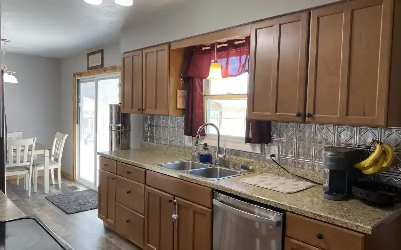 419 Arcade Avenue, Goodland, Kansas 67735, 5 Bedrooms Bedrooms, ,3 BathroomsBathrooms,Home,Sold,Arcade,1063