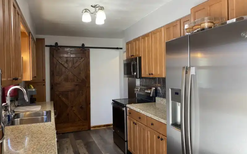 419 Arcade Avenue, Goodland, Kansas 67735, 5 Bedrooms Bedrooms, ,3 BathroomsBathrooms,Home,Sold,Arcade,1063
